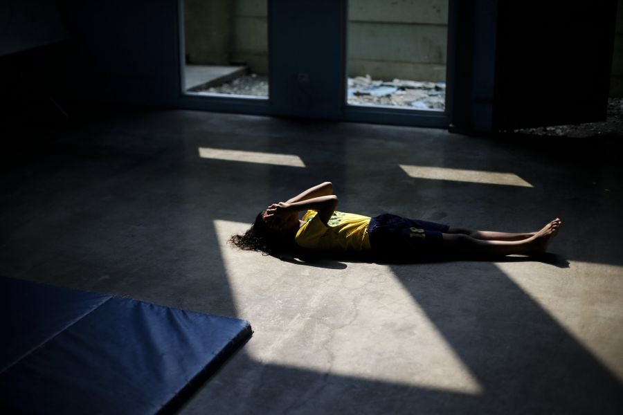 Fundación Nariz Roja en Yakarta, Indonesia, cumple su décimo aniversario. Establecida en 2008 por el actor de circo estadounidense Dan Roberts, la Fundación opera como centro de aprendizaje para educar a los niños pobres, enseñándoles habilidades artísticas y de circo. Actualmente, entre sus dos centros de aprendizaje, la Fundación ayuda a más de 270 estudiantes. 