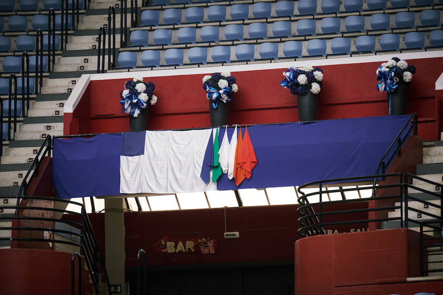 Los primeros toros, los sobreros y los bueyes han llegado a Illunbe para la feria taurina de la Semana Grande donostiarra..