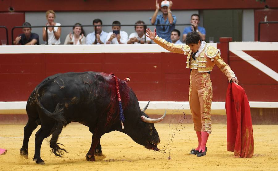Unas 4.000 personas han acudido al coso de Illunbe.