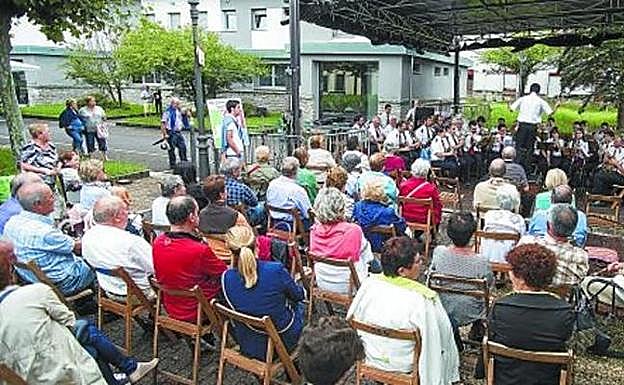 La Parte Vieja se viste de fiesta para celebrar Ama Xantalen