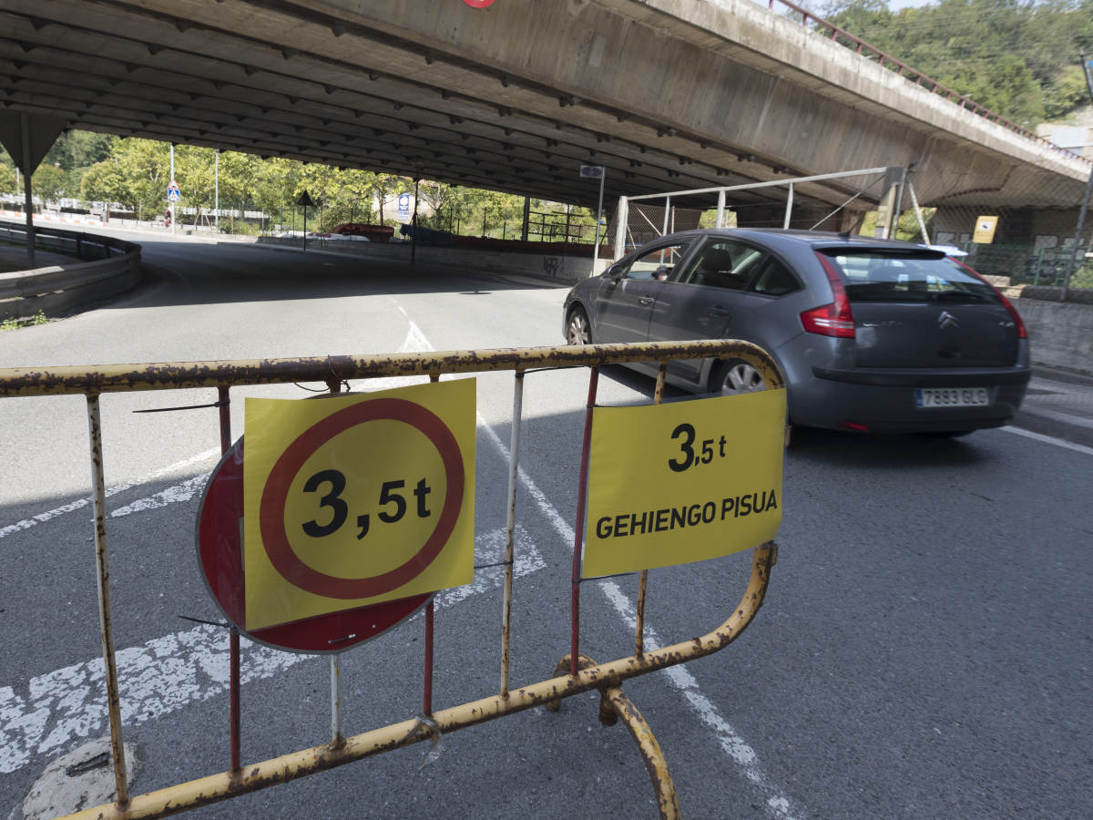 Una fisura en el segundo pilar que ha ido creciendo en los últimos meses recomendó la medida a la espera de una inspección