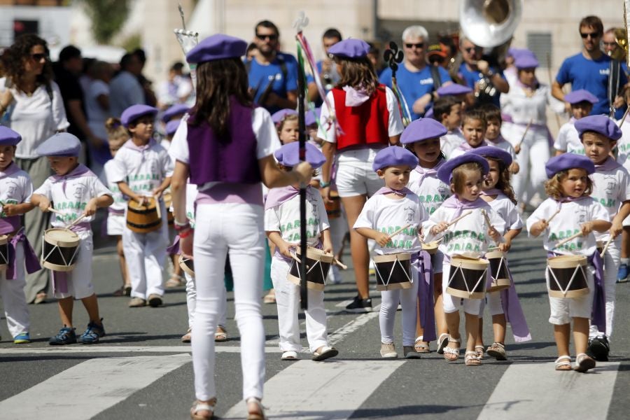 A pesar de haber sido un año complicado para el producto estrella de los ibartarras, la cita más relevante de la localidad no defraudó a los visitantes. Fueron muchos los que esperaron su turno para degustar la piparra frita o avinagrada, y el tomate de un origen local y autóctono