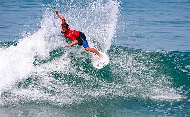 Aritz Aranburu, en acción ha acabado tercero en Anglet. 