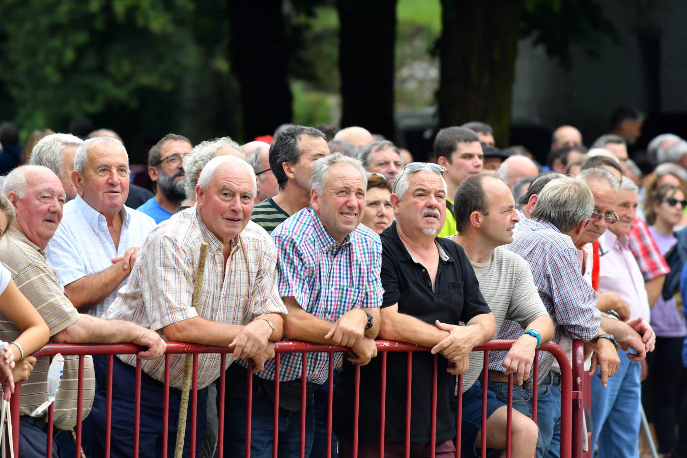 La finca de Artikutza ha celebrado este lunes la festividad de San Agustín con una jornada de puertas abiertas que ha estado amenizada con una serie de actos festivos 