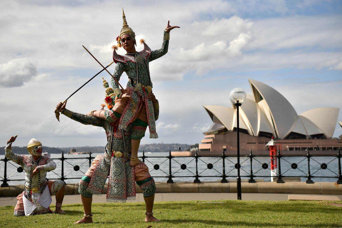 El grupo de danza ha celebrado los 65 años de relaciones bilaterales entre Australia y Tailandia