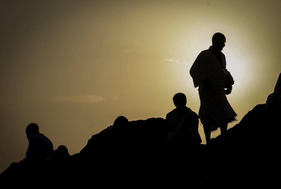 Más de dos millones de musulmanes han llegado a Arabia Saudí para participar en el "hach", la peregrinación anual a la ciudad santa de La Meca. Algunos fieles descansan en el Monte Arafat durante el camino.