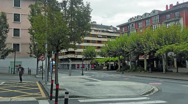 Peatonal. Uniría Nagusia y Nafarroa Etorbidea con el primer tramo de las pérgolas y Erauskin.