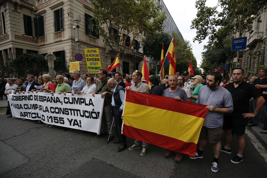 El Parlamento de Cataluña aprobó este miércoles una ley para convocar para el 1 de octubre un referéndum de secesión de España, que el Gobierno central considera inconstitucional y que buscará impedir con todo su arsenal jurídico.