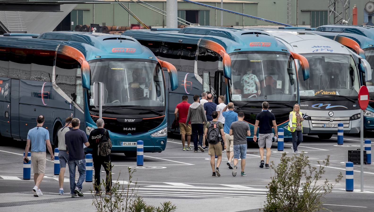 Un crucero con 2.600 turistas gays ha llegado este jueves al Puerto de Bilbao. Varios de ellos han aprovechado la parada para acercarse a San Sebastián.
