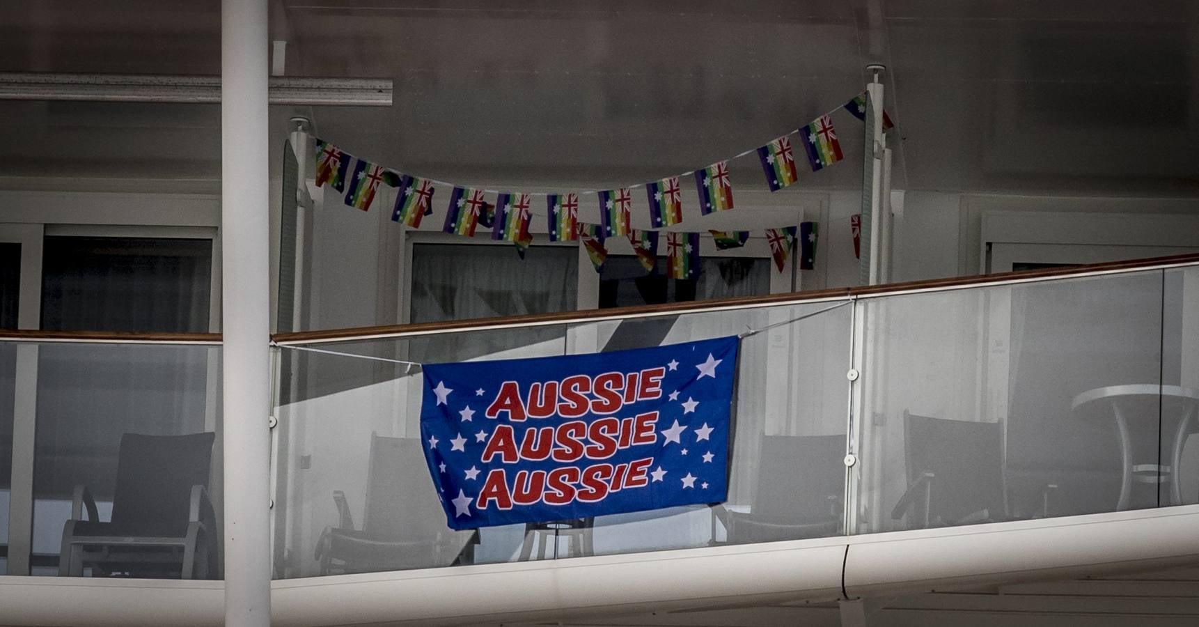Un crucero con 2.600 turistas gays ha llegado este jueves al Puerto de Bilbao. Varios de ellos han aprovechado la parada para acercarse a San Sebastián.