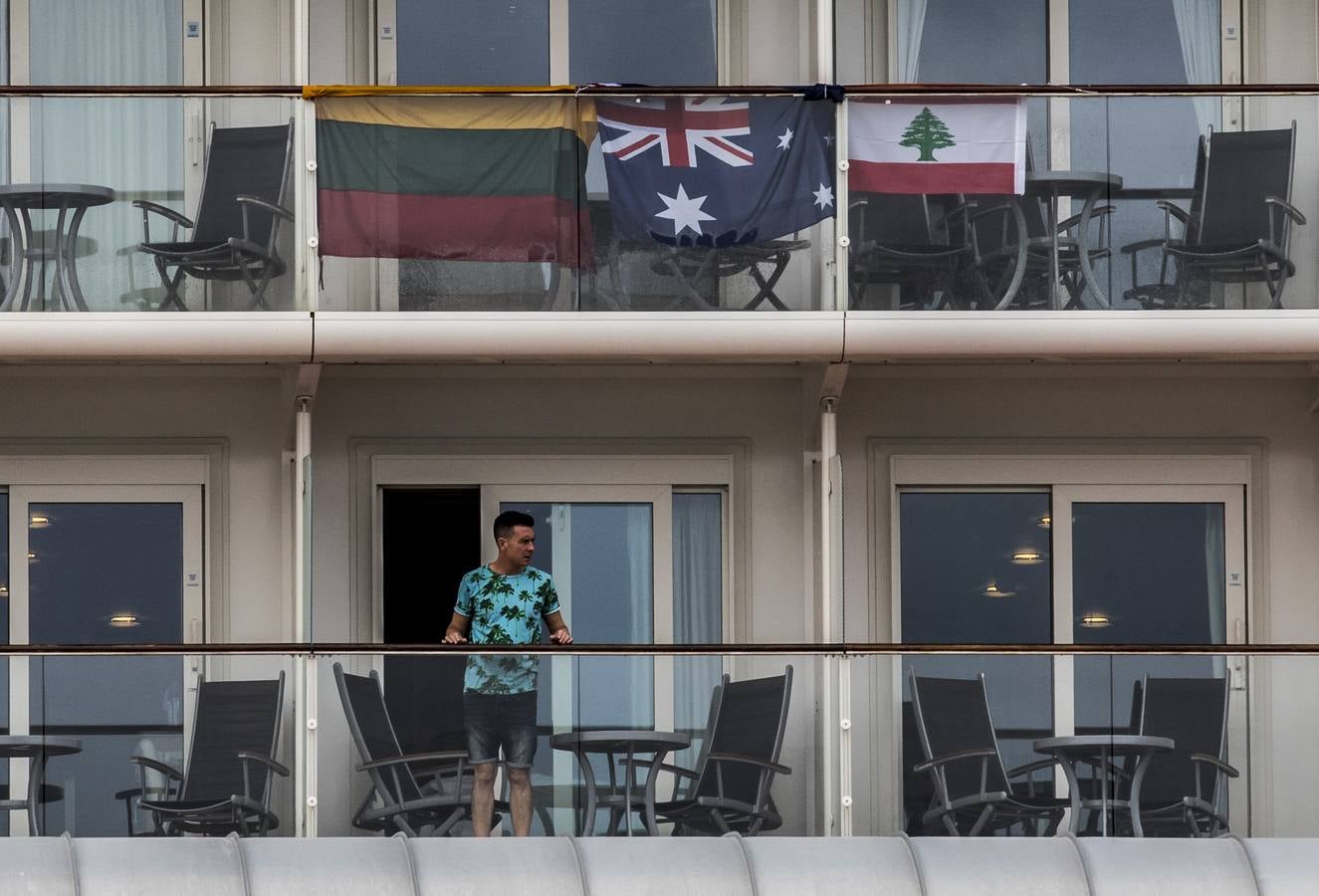 Un crucero con 2.600 turistas gays ha llegado este jueves al Puerto de Bilbao. Varios de ellos han aprovechado la parada para acercarse a San Sebastián.