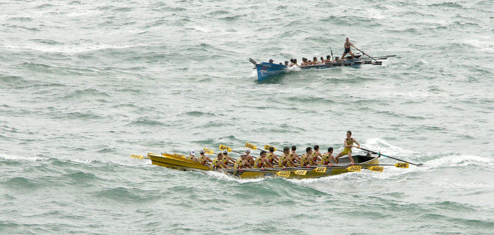 La 'San Nikolas' vuela sobre las olas y saca 24 segundos a Urdaibai en la tanda de honor. Los de Jon Salsamendi remontan los diez segundos que los vizcaínos les sacaban de ventaja en una emocionante regata, que lleva la Bandera a Orio diez años después con una hazaña épica