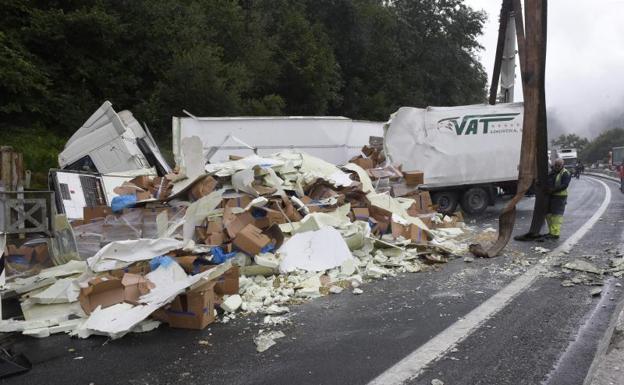 Accidente de un camión en Legorreta