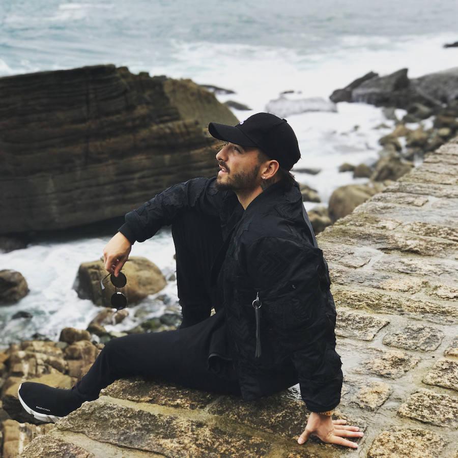 El cantante colombiano se hospeda en el Hotel María Cristina y disfruta de la gastronomía local antes de su concierto en Bilbao