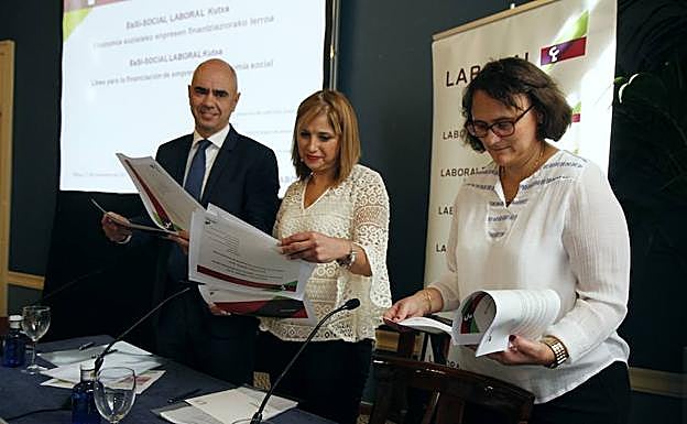 Egibar (Laboral Kutxa), San José (Gobierno Vasco) y Dumitrescu (Fondo Europeo de Inversiones).