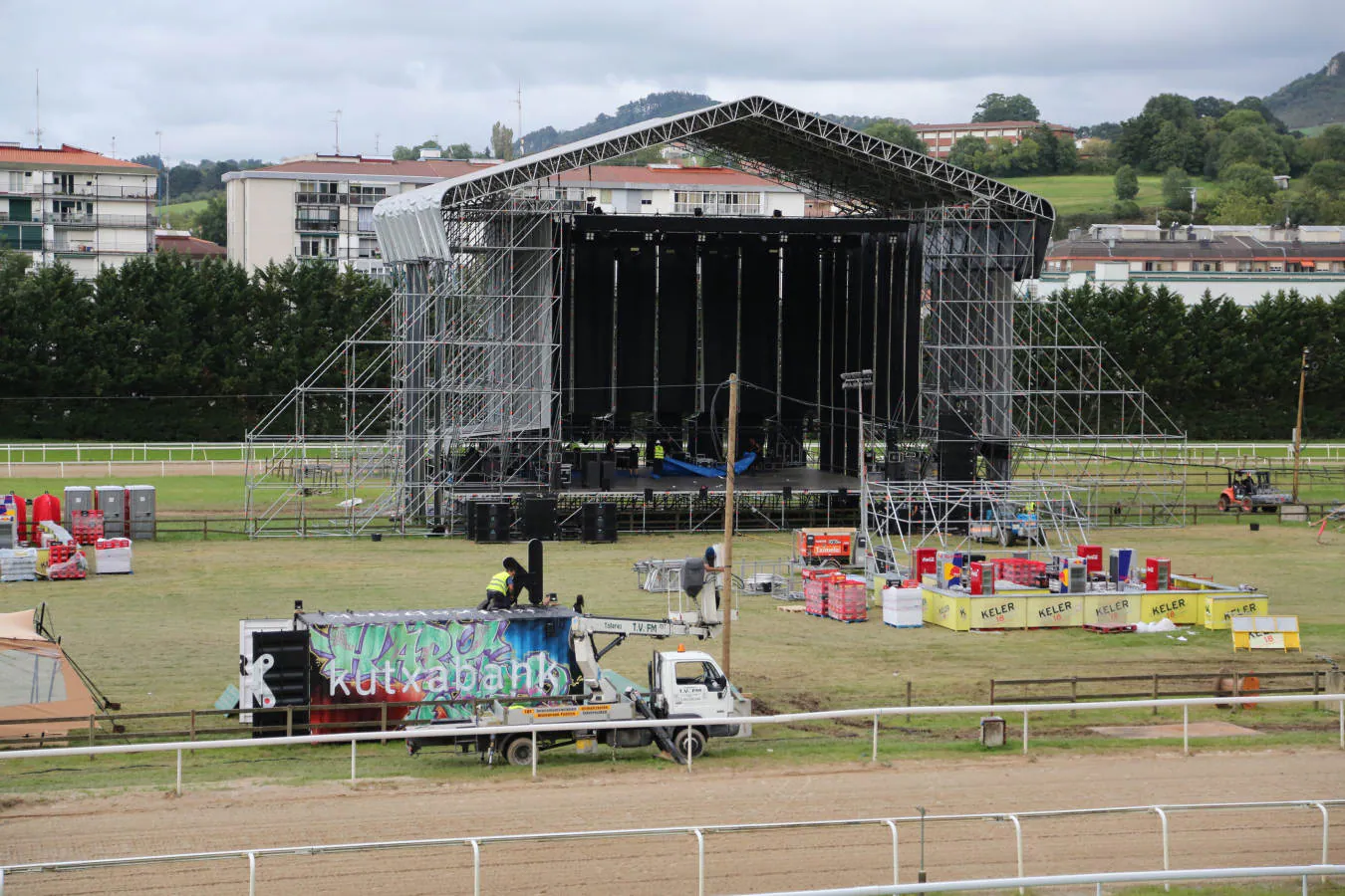 Así se prepara el hipódromo para acoger el Kutxa Kultur 