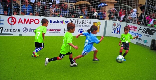 El VII Beasain Football Fest se celebra en la plaza. 