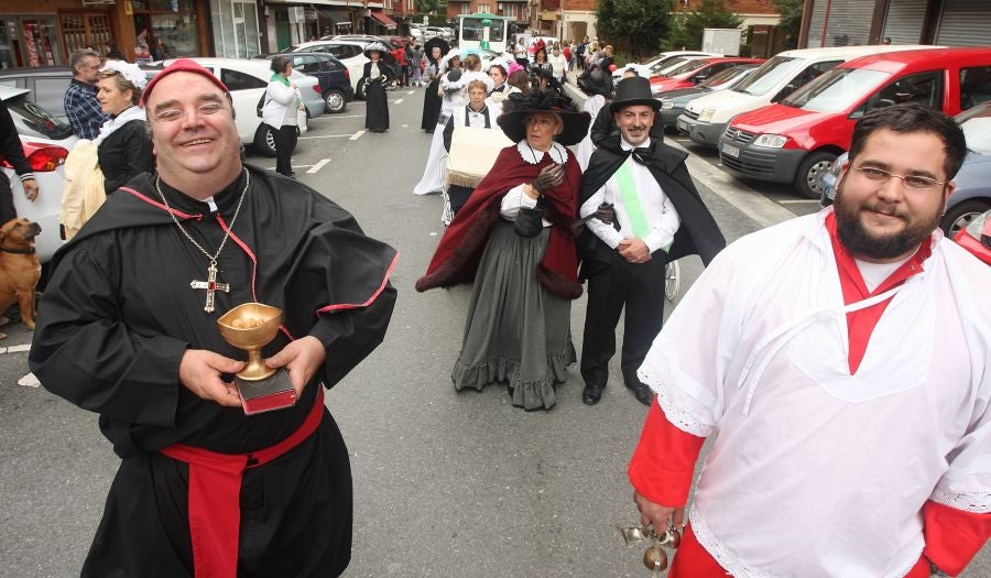 Lezo se ha despedido de las fiestas locales, los Santacruces, con un desfile de Iñudes y artzainas desde Lopene hasta el centro de la localidad. 