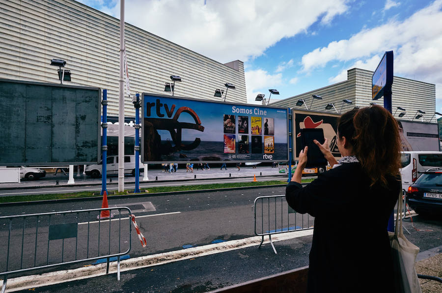 El exterior del Kursaal donostiarra está 'tomando forma' de cara al arranque el próximo viernes del Zinemalida.