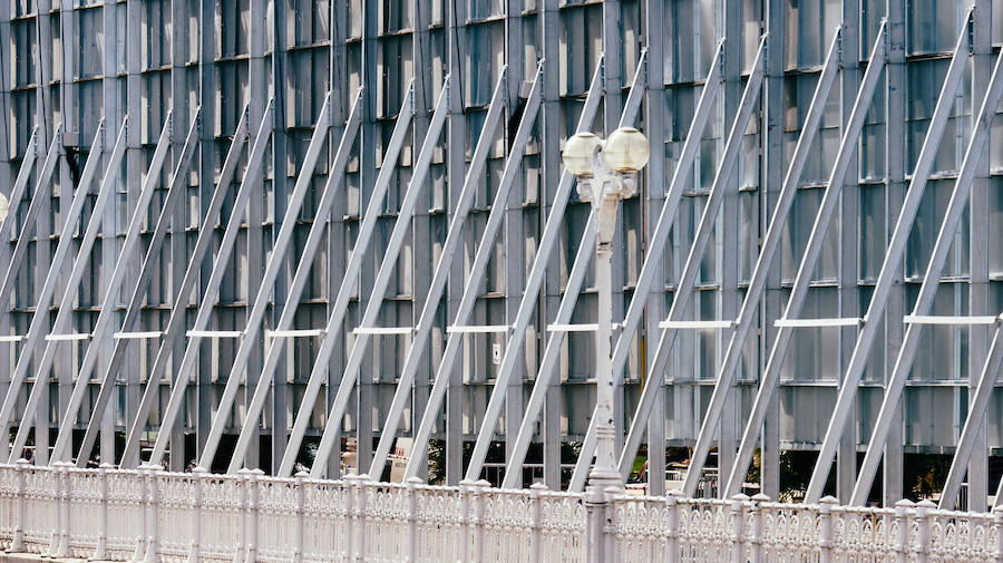 El exterior del Kursaal donostiarra está 'tomando forma' de cara al arranque el próximo viernes del Zinemalida.
