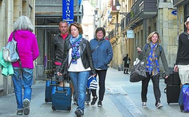 Turistas en San Sebastián.