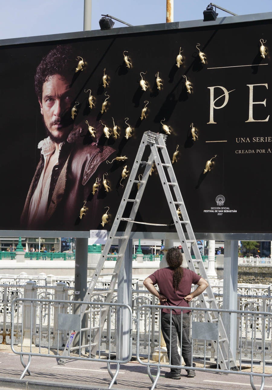 Emma Suárez, Ángela Molina y Wim Wenders, director de la película que inaugura la Sección Oficial, han protagonizado las llegadas de este jueves a San Sebastián