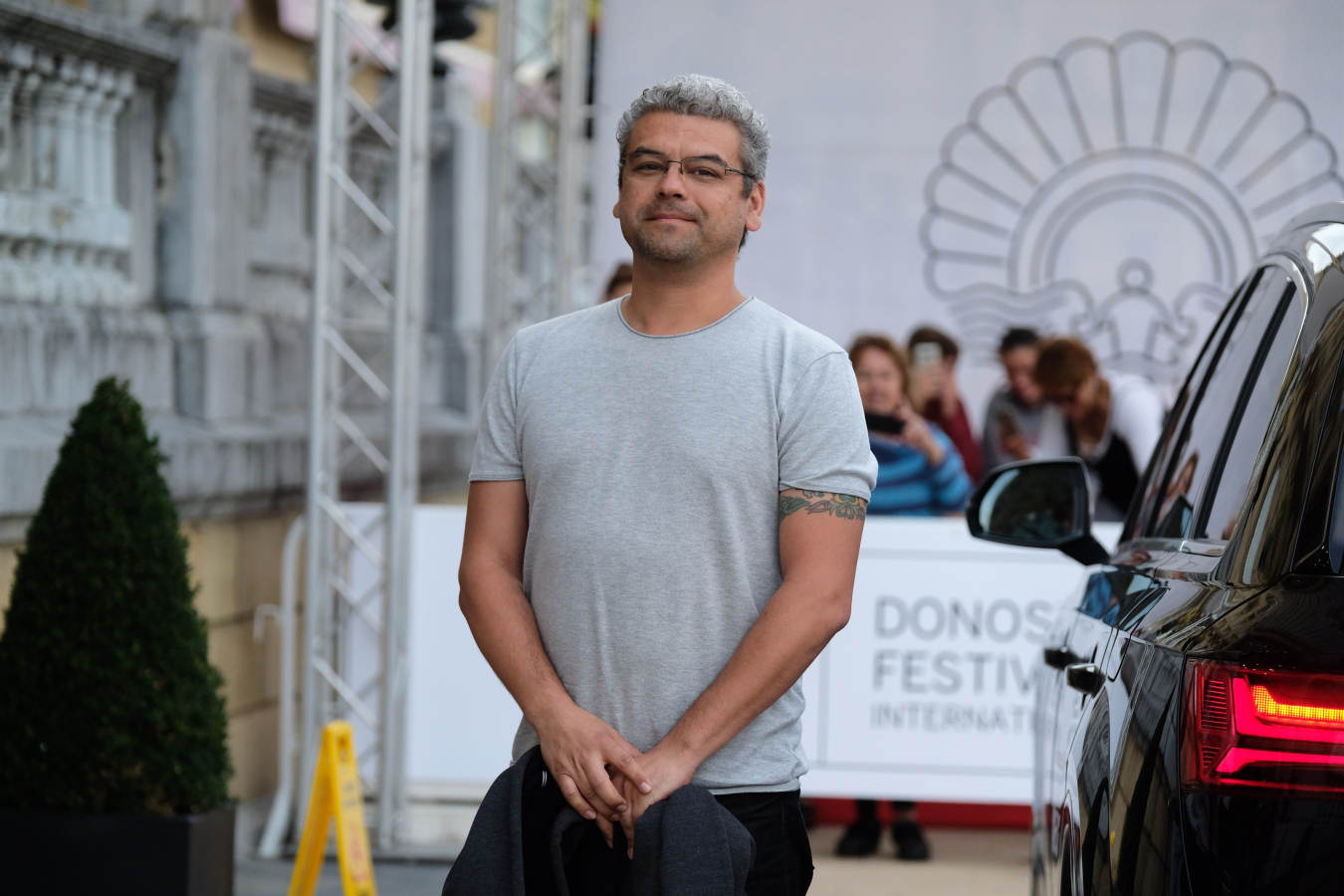 Emma Suárez, Ángela Molina y Wim Wenders, director de la película que inaugura la Sección Oficial, han protagonizado las llegadas de este jueves a San Sebastián