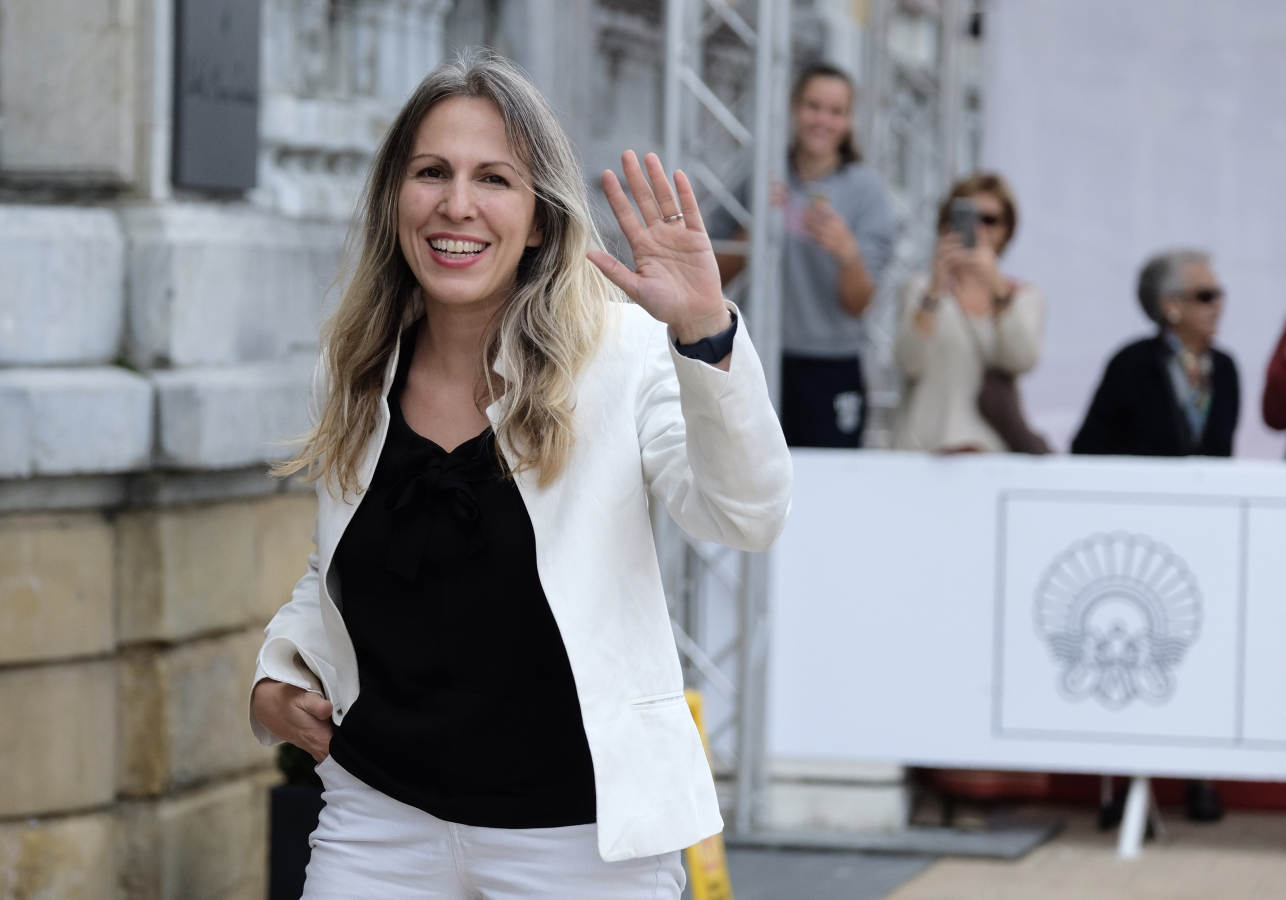Emma Suárez, Ángela Molina y Wim Wenders, director de la película que inaugura la Sección Oficial, han protagonizado las llegadas de este jueves a San Sebastián