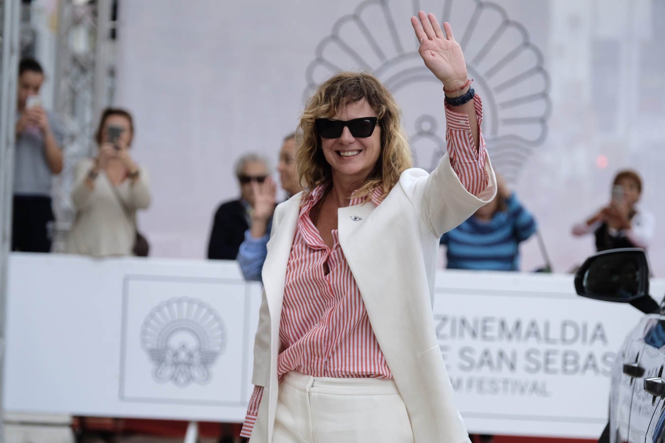 Emma Suárez, Ángela Molina y Wim Wenders, director de la película que inaugura la Sección Oficial, han protagonizado las llegadas de este jueves a San Sebastián