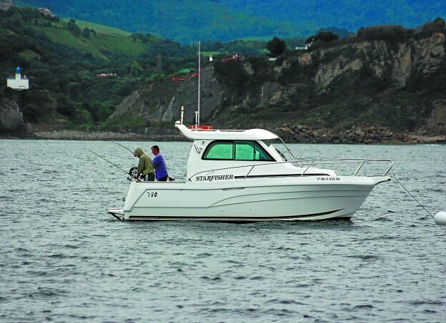 Anterior edición del Trofeo Club Náutico de Zumaia de pesca desde embarcación fondeada.