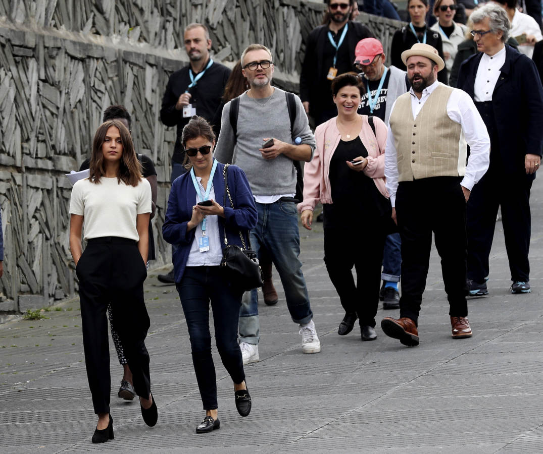 Úrsulo Corberó, José Luis Perales, Javier Gutiérez y María león, Yvonne Blake y Agnés Varda han sido algunas de las estrellas que han llegadao a San Sebastián