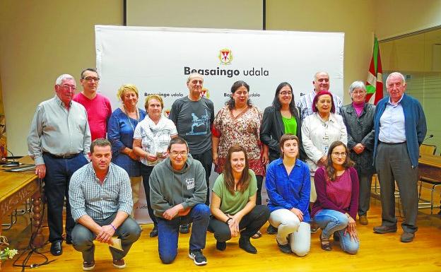 Presentación. Representantes de los entes de voluntarios, en la foto de familia.