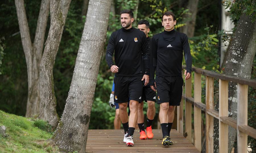 Antes del viaje a Rusia, la Real se ha ejercitado este lunes por la mañana en Zubieta. El martes, en cambio, el equipo descansará y el miércoles ya se entrenará en San Petersburgo (a las 20.00, hora local). Este será el último entrenamiento antes de medirse al equipo ruso en un partido en el que la Real buscará los tres puntos. 