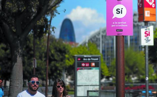 Carteles a favor del sí a la independencia en una calle del centro de Barcelona. 