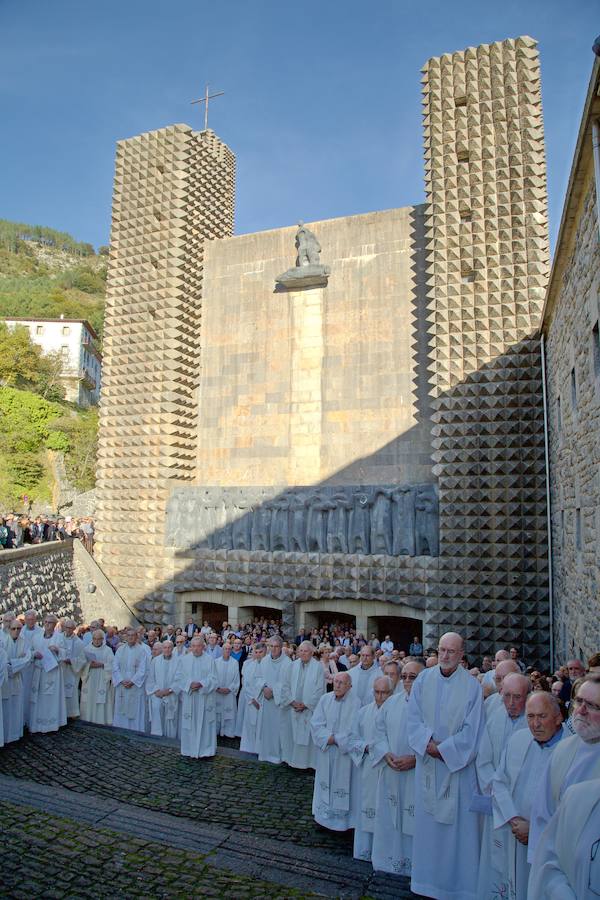 El Santuario de Arantzazu ha acogido este martes por la tarde el último adiós al fraile franciscano Iñaki Beristain, fallecido el lunes a consecuencia de un cáncer.