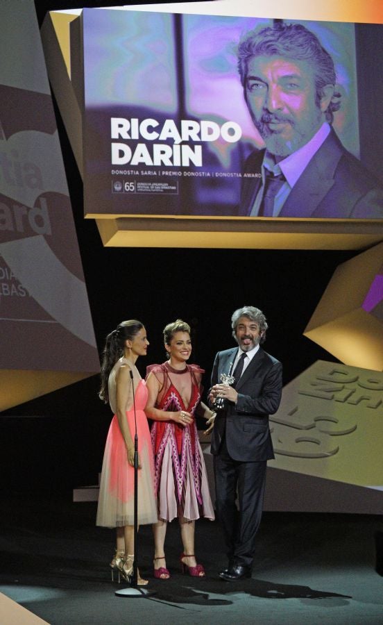 El actor argentino ha querido dedicar el galardón a todos los compañeros de profesión que se han cruzado en su carrera