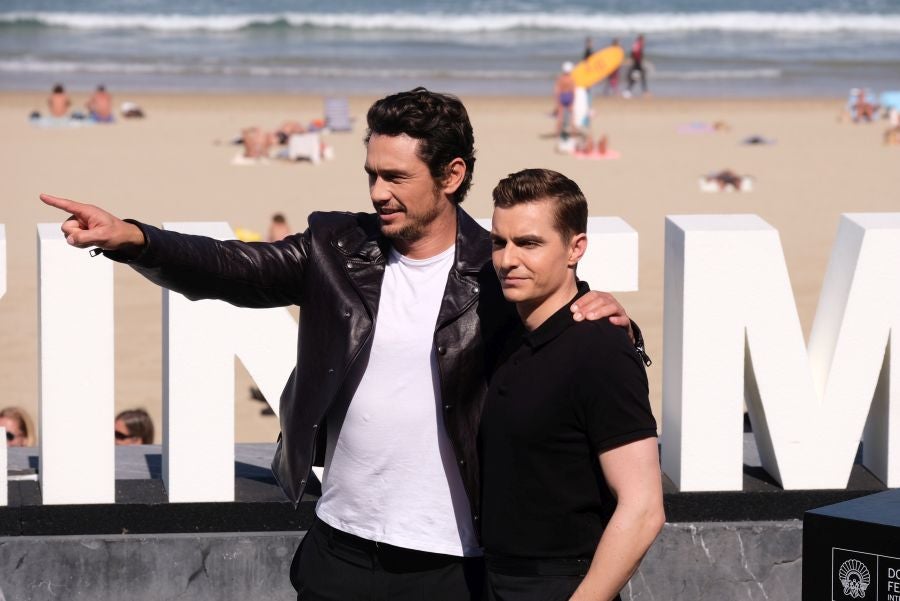 James Franco y su hermano, Dave Franco, presentan en la 65 edición del Festival de Cine de San Sebastián la película 'The Disaster Artist'. 