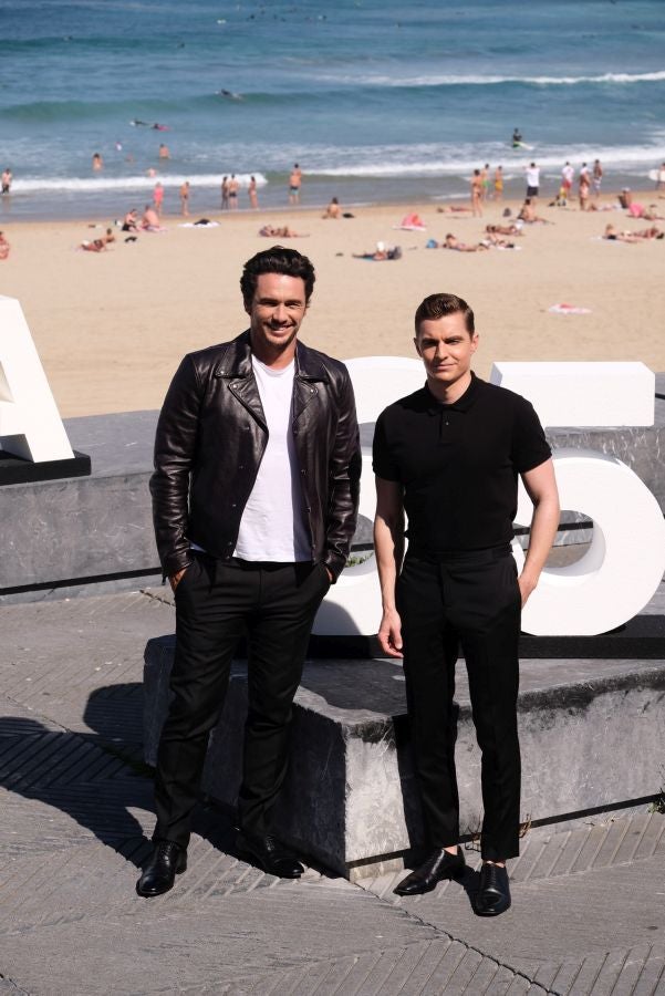 James Franco y su hermano, Dave Franco, presentan en la 65 edición del Festival de Cine de San Sebastián la película 'The Disaster Artist'. 