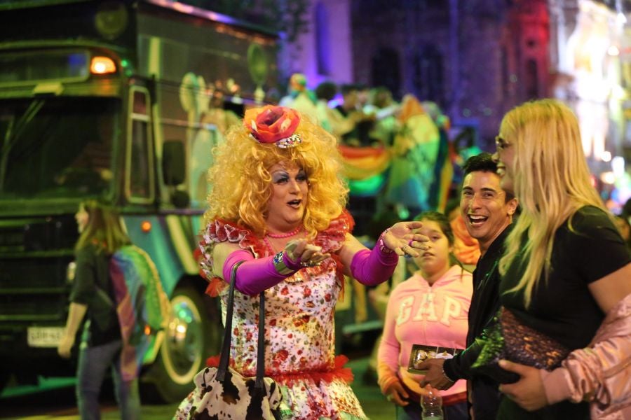 Miles de personas participan en la Marcha por la Diversidad, que se realiza en la principal avenida de Montevideo, Uruguay. El lema de este año «Lucha y resistencia» marca el reclamo de mayores derechos para las personas transexuales.