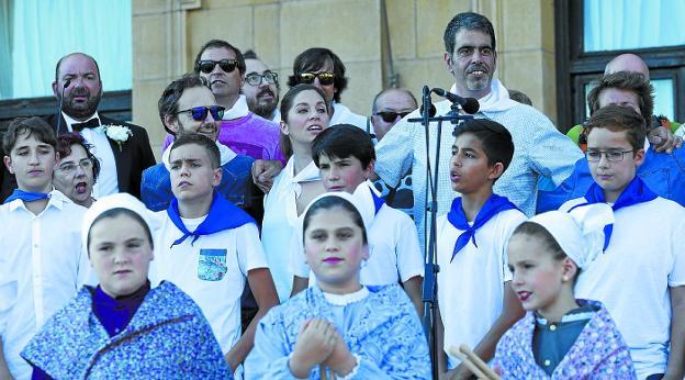 Escolanía. Sus miembros participaron en el cañonazo de la Semana Grande donostiarra. 