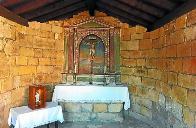 El Cristo crucificado de Saindua ha sido restaurado recientemente. 