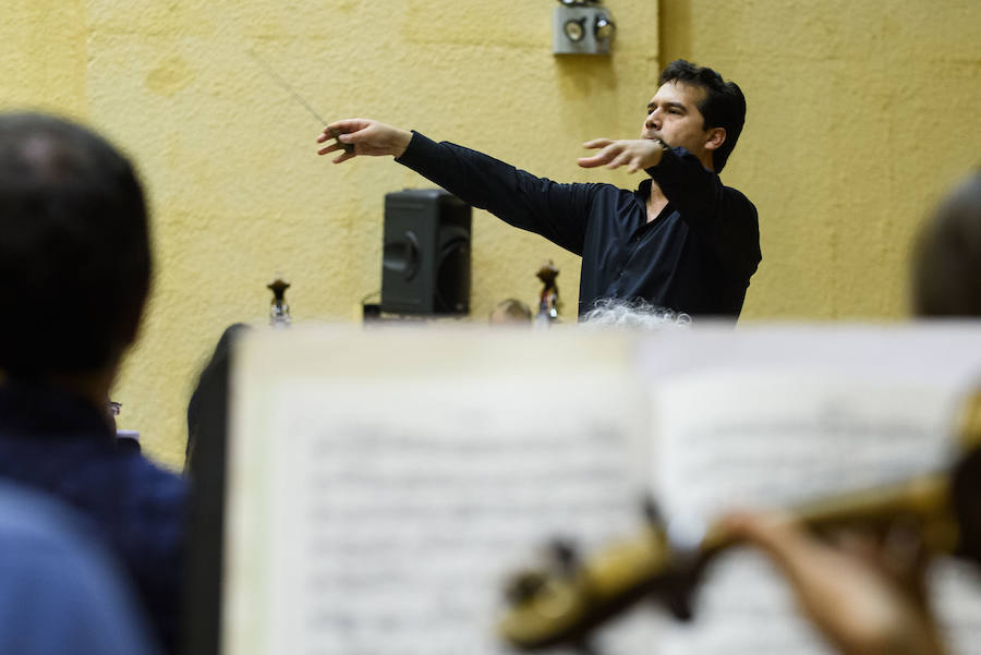 La Orquesta Sinfónica de San Sebastián, que actuará en la capital guipuzcoana el próximo viernes 13 y el lunes 16, afina su puesta a punto