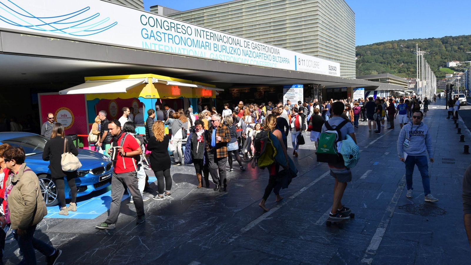 San Sebastian Gastronomika Euskadi Basque Country 2017 ha comenzado oficialmente este domingo mostrando todos los secretos de la cocina india, país invitado este año al congreso. El público ha abarrotado la sala de cámara del Kursaal para conocer los secretos de la cocina del país asiático, que ha podido degustarse a continuación.