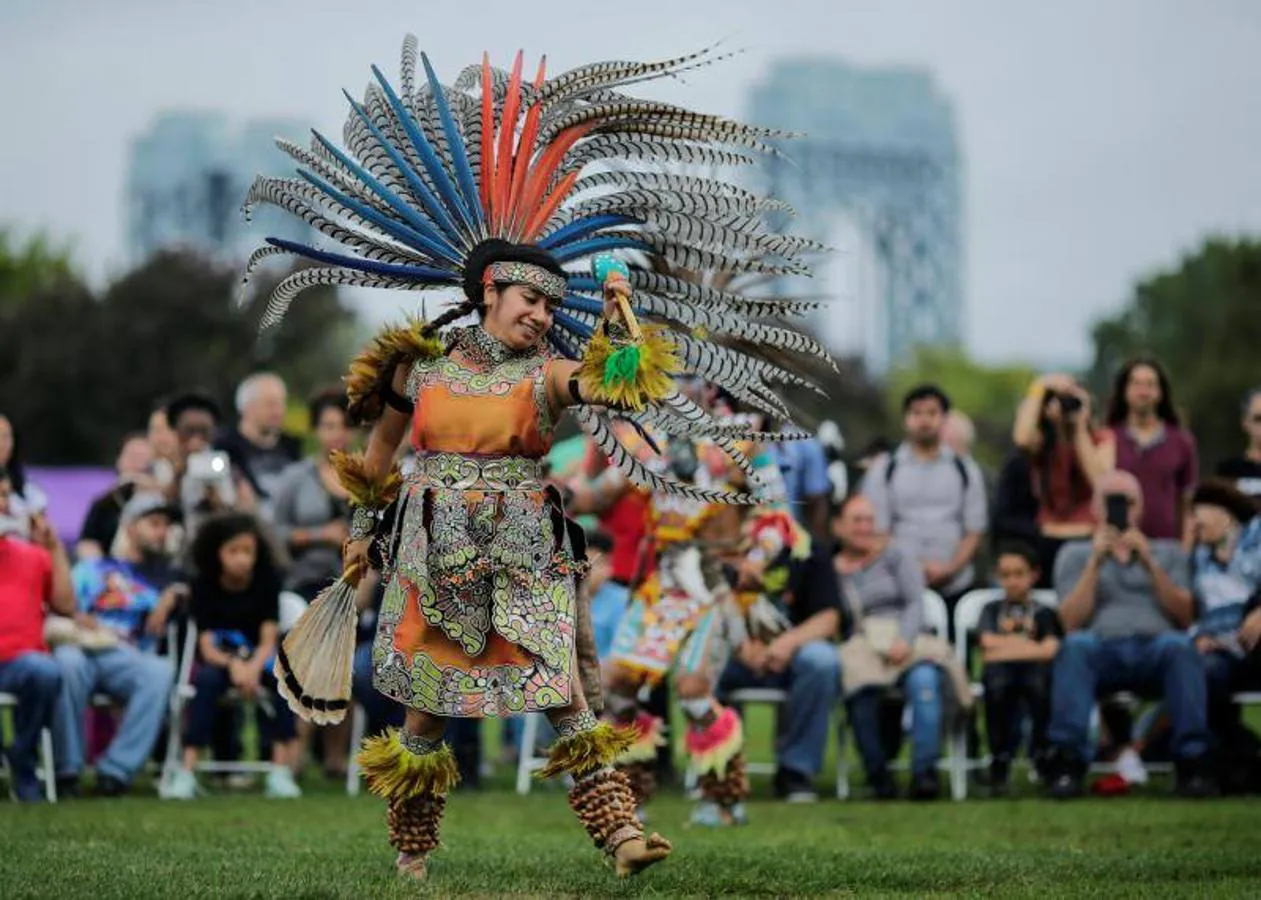 El festival del Día de los Pueblos Indígenas en la Isla Randalls, en Nueva York, Estados Unidos, se celebra como una contra historia al Día del Descubrimiento.