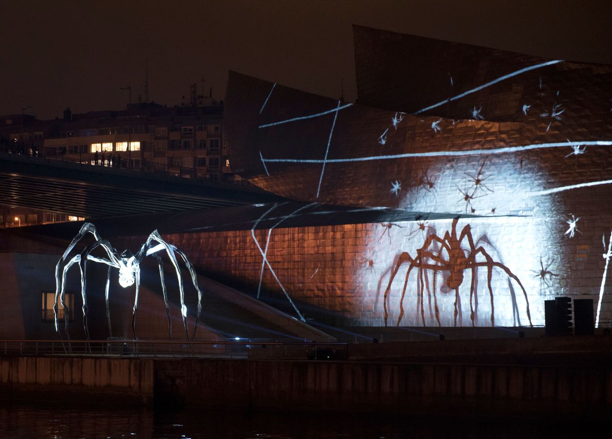 El vigésimo aniversario del Guggenheim llenó de luz el museo con el espectáculo 'Reflections', que no defraudó a nadie