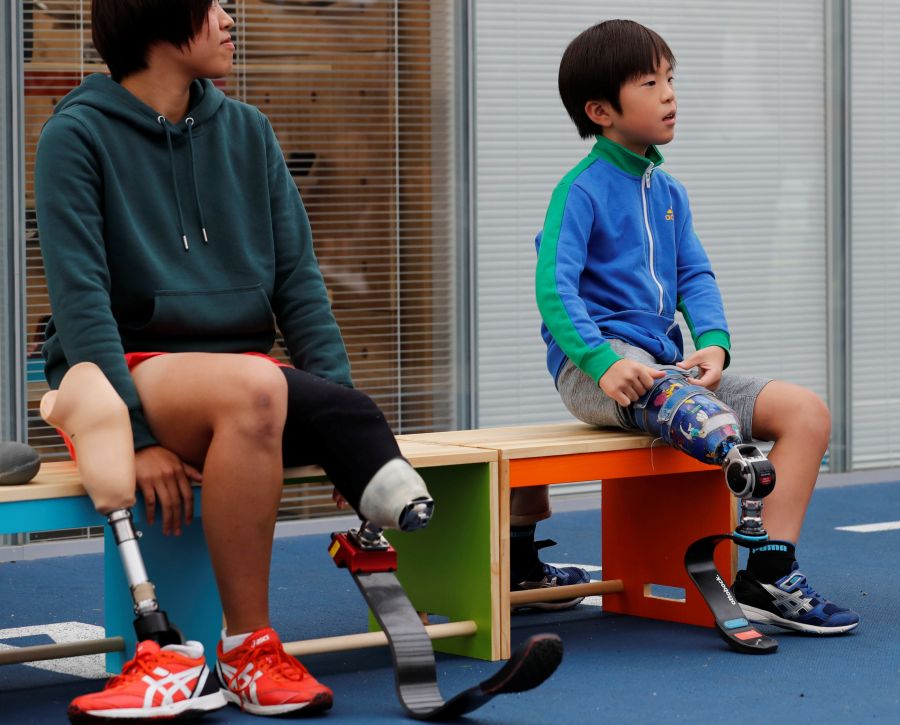 Una curiosa 'librería' de Tokyo ofrece por unos 9 dólares al día la posibilidad de alquilar prótesis diseñadas para la práctica deportiva