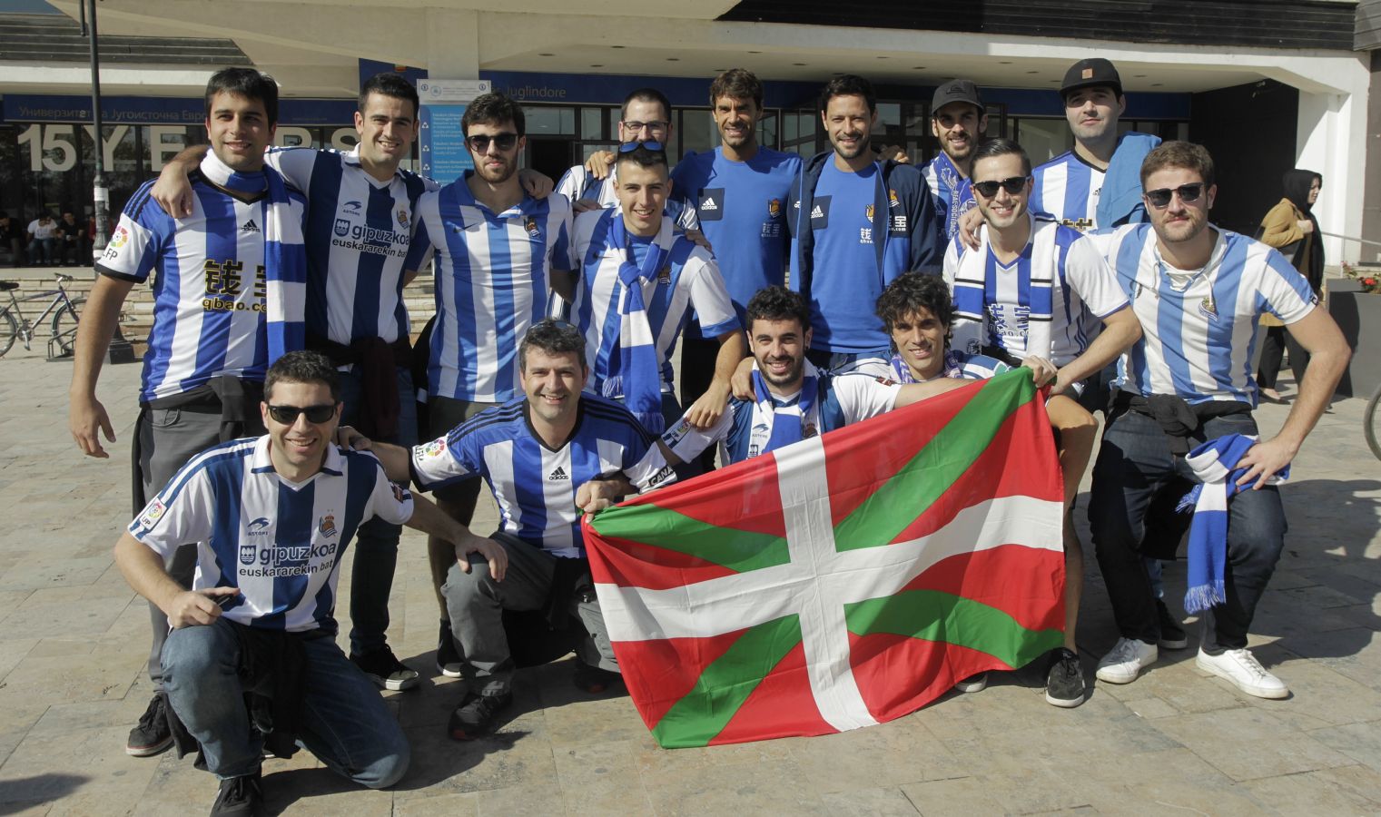 Unos 300 aficionados se han desplazado a la capital de Macedonia para apoyar al equipo en el encuentro ante el Vardar