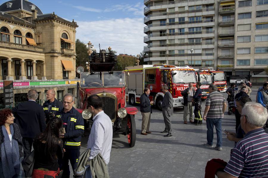 El alcalde de San Sebastián, Eeneko Goia, destaca que los bomberos son «el pilar de la seguridad y la tranquilidad» de la ciudad.