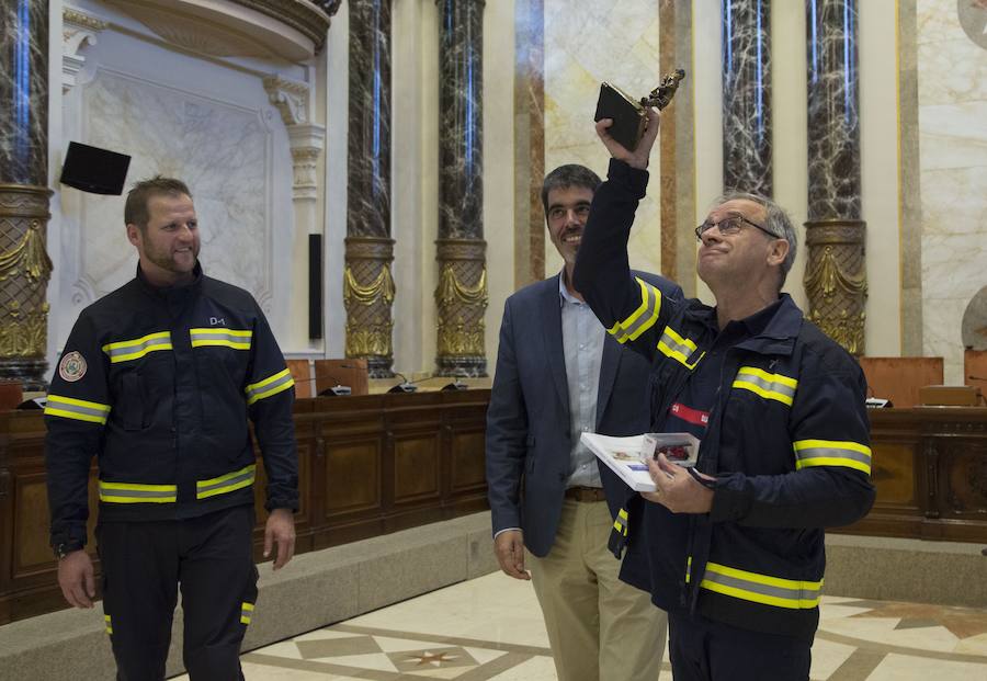 El alcalde de San Sebastián, Eeneko Goia, destaca que los bomberos son «el pilar de la seguridad y la tranquilidad» de la ciudad.