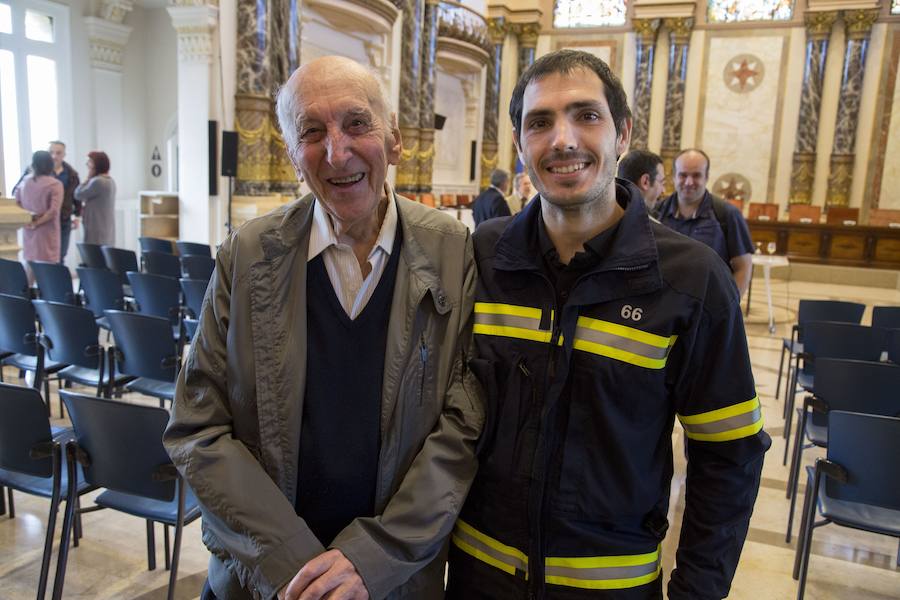 El alcalde de San Sebastián, Eeneko Goia, destaca que los bomberos son «el pilar de la seguridad y la tranquilidad» de la ciudad.